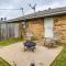 Waxahachie Townhome with Fire Pit - Near Downtown! - Waxahachie