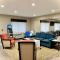 Quality Inn & Suites Wisconsin Dells Downtown - Waterparks Area - Wisconsin Dells