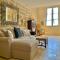 La Posada Townhouse with private parking