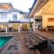 The Villa By R