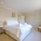 Turret House, Thorpeness - Close to the beach, Thorpeness Lake , Thorpeness Hotel, Golf and Country Club - Aldeburgh Coastal Cottages