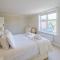 Turret House, Thorpeness - Close to the beach, Thorpeness Lake , Thorpeness Hotel, Golf and Country Club - Aldeburgh Coastal Cottages