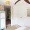Entire Guest Suite - beach is 1 and half km - Pets Welcome