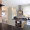 Double Award Winning 1700s Grd 2 listed cottage near Stonehenge