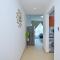 Luxury Escapes - Lake View Brand New Studio in X1 Tower JLT - Dubaj