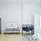 Luxury Escapes - Lake View Brand New Studio in X1 Tower JLT - Dubaj