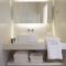 Elegant Santorini House Villa Serenity Caldera ViewOutdoor Hot Tub Private Pool Oia
