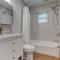 Spacious 3 Bedroom PET FRIENDLY!- Close to beach!