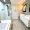 Escape to Lake Talquin High End Modern Style Open Design - Tallahassee