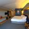 Roof 264 Hotel & Suites