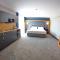 Roof 264 Hotel & Suites