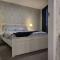 2BR@Luxury&Stylish Top Floor Apt,Pool,Parking,View