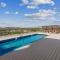 2BR@Luxury&Stylish Top Floor Apt,Pool,Parking,View