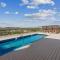 2BR@Luxury&Stylish Top Floor Apt,Pool,Parking,View - Harrison