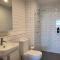 2BR@Luxury&Stylish Top Floor Apt,Pool,Parking,View