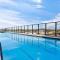 2BR@Luxury&Stylish Top Floor Apt,Pool,Parking,View - Harrison