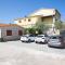 Apartments Dadic with parking & playground