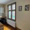 Bright, spacious flat close to beach, Cliff Road