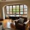 Bright, spacious flat close to beach, Cliff Road