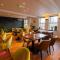 Woodfalls Inn