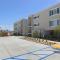 210B Harbor Views Short Stroll to Beach, Large Balcony, Walk to Dining Shops - Oceanside