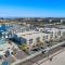 210B Harbor Views Short Stroll to Beach, Large Balcony, Walk to Dining Shops - Oceanside