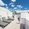 Just steps to Duval- Sleeps 10- Heated Pool House