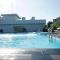 Hozby Skyview Setiabudi Suites