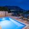 Home PANDZA - Omiš, private pool close to the beach