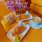 Yangshuo Edens Social Guesthouse - Wake up to a hearty Western breakfast & fresh craft coffee & night beers & outdoor activities