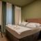 Green, Deluxe Two Bedroom Suite