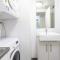 Stylish Unit With Water Views
