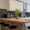 Wonderful Townhouse with BBQ Backyard