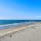 307B Steps from the sand! Freshly Decorated with Harbor Views - Oceanside