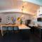 Resort Retreat Heated Pool, BBQ & Sports Court L11
