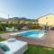 Fattoria Camigliano, Luxury Farmhouse with Pool inside a Wine Estate