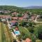 6 Bedroom Pet Friendly Home In Zmijavci