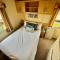 6 berth holiday home on seawick - Клактон-он-Си