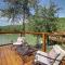 Lakefront Sevierville Cabin with Hot Tub and Fire Pit! - 赛维尔维尔