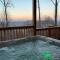 * *Luxury 4 Bdrms, Views, Theater, Arcade, Firepit - 加特林堡
