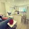 The Bluebird Apartment, Built in 2023, 2 minutes walk to JR Hospital & Manor, Ideal for Oxford Brookes University