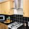 TD Stourb Dudley - Luxurious 3 Bedroom House - Sleeps 7 - DY1 - Long Stay for Contractors & Families - Woodside