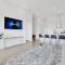 4-Bedroom Penthouse w/ 2 Large Balconies & Rooftop - Chicago