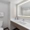 Holiday Inn Express & Suites Columbus at Northlake by IHG