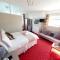 Cleave Court Guest House