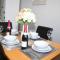 2ndHomeStays- Willenhall-A Serene 3 Bed House with a Garden View-Suitable for Contractors and Families-Sleeps 9 - 7 mins to J10 M6 and 21 mins to Birmingham - Willenhall