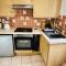 Charming Brecon Beacons Cottage with Parking - Gilwern