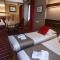 Hotel De Lunivers