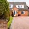 Pass the Keys Self Contained 2 Bed with Parking Leamington Spa