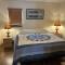 Creekside Downtown Vacation Suites, Only Adults 25 or older